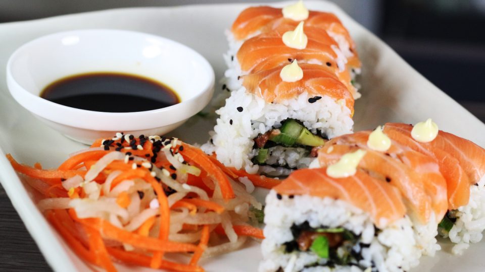 Uramaki sushi